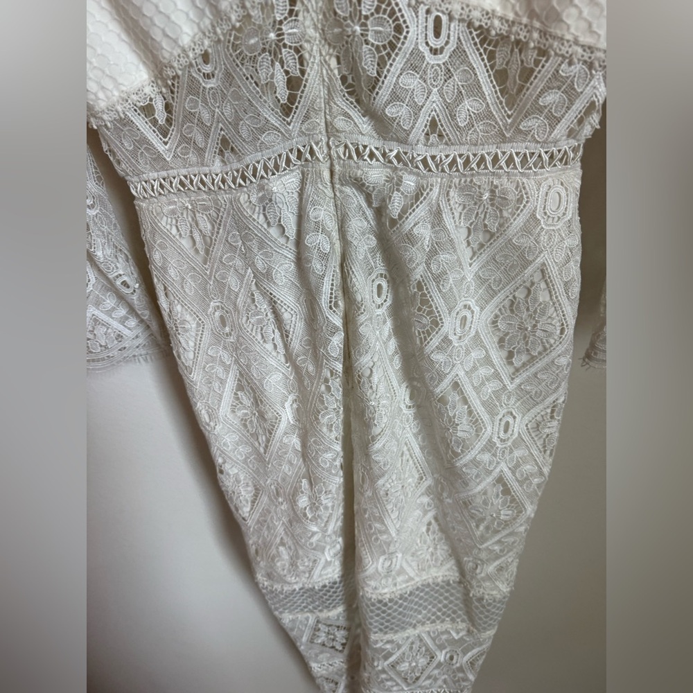 NWT Alexis Maud White Lace Midi
Dress Size Medium - Picture 10 of 14